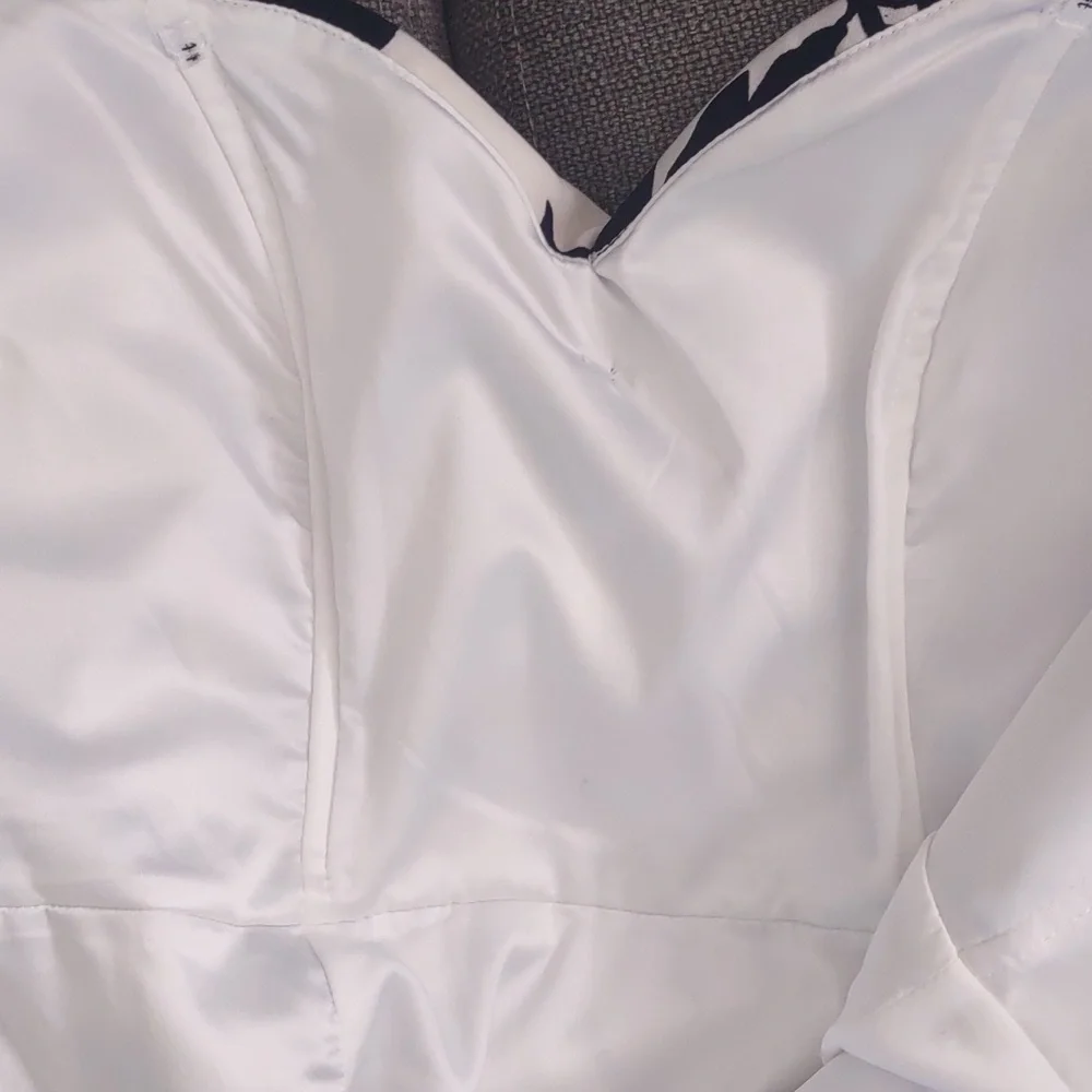 Bardot Black & White Floral Print Off the Shoulder Dress - Size 8 (M) - Picture 8 of 13